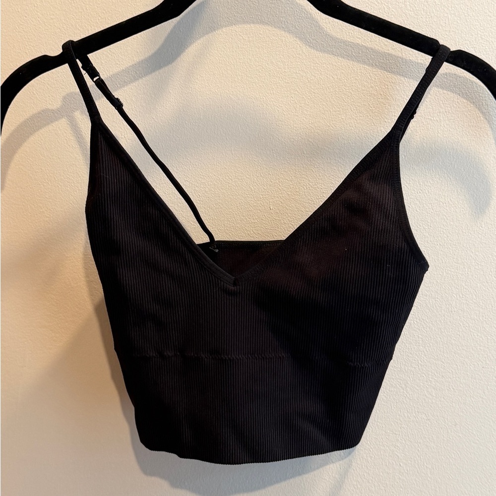 Black Ribbed V‑Neck Crop Tank Top - Women